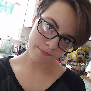 Meet your Posher, Akasha